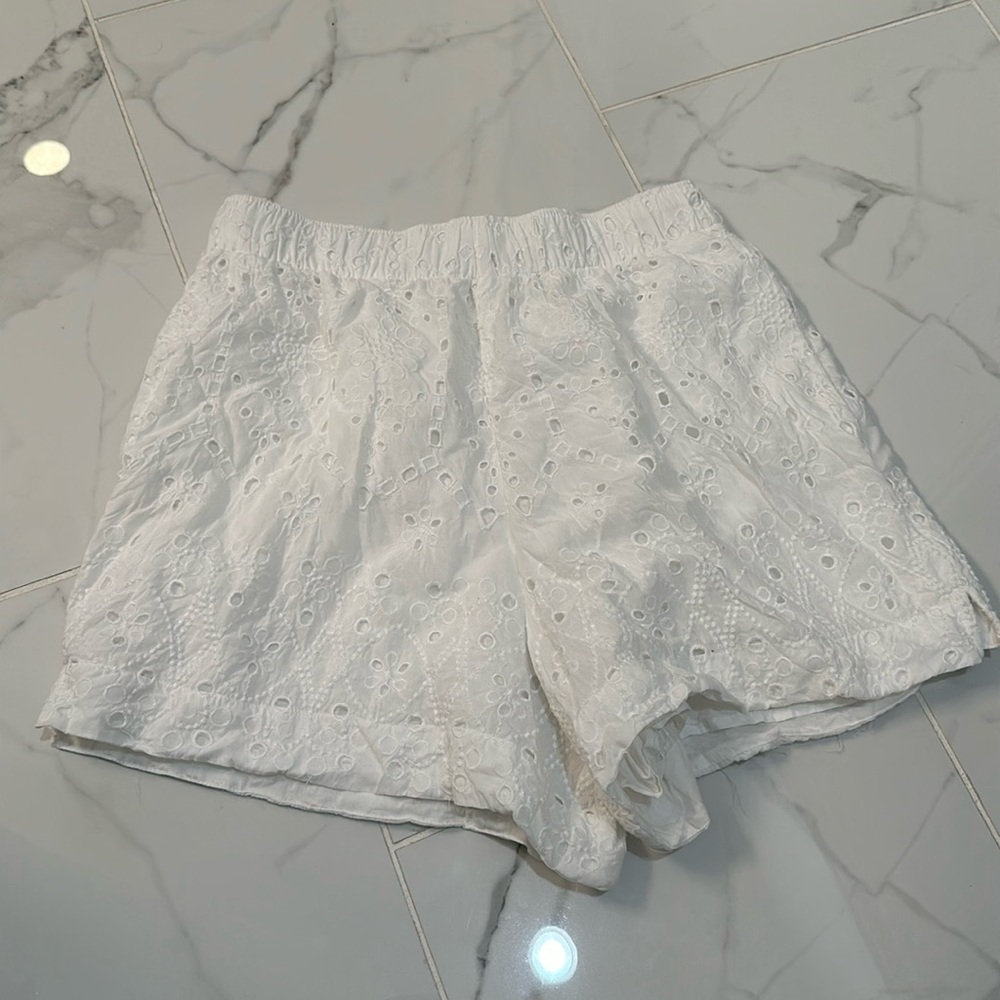 Abercrombie White Shorts S